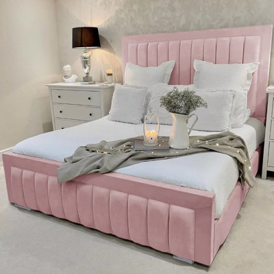 Alondrea Upholstered Panel Bed 