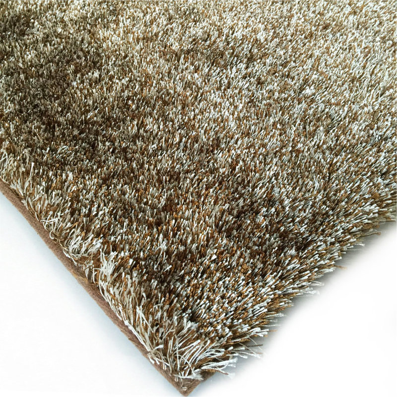 Tapis touffeté à la main
