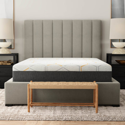 Matelas en mousse à mémoire de forme de 12 po avec gel de cuivre - base à grille d'air très grande tête pour une flexibilité qui permet de neutraliser les odeurs.