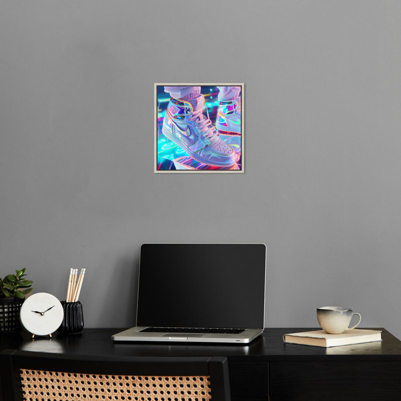 Espadrilles holographiques, impressions sur toile par Notoriart, Cadre argenté, H 13 po x l 13 po