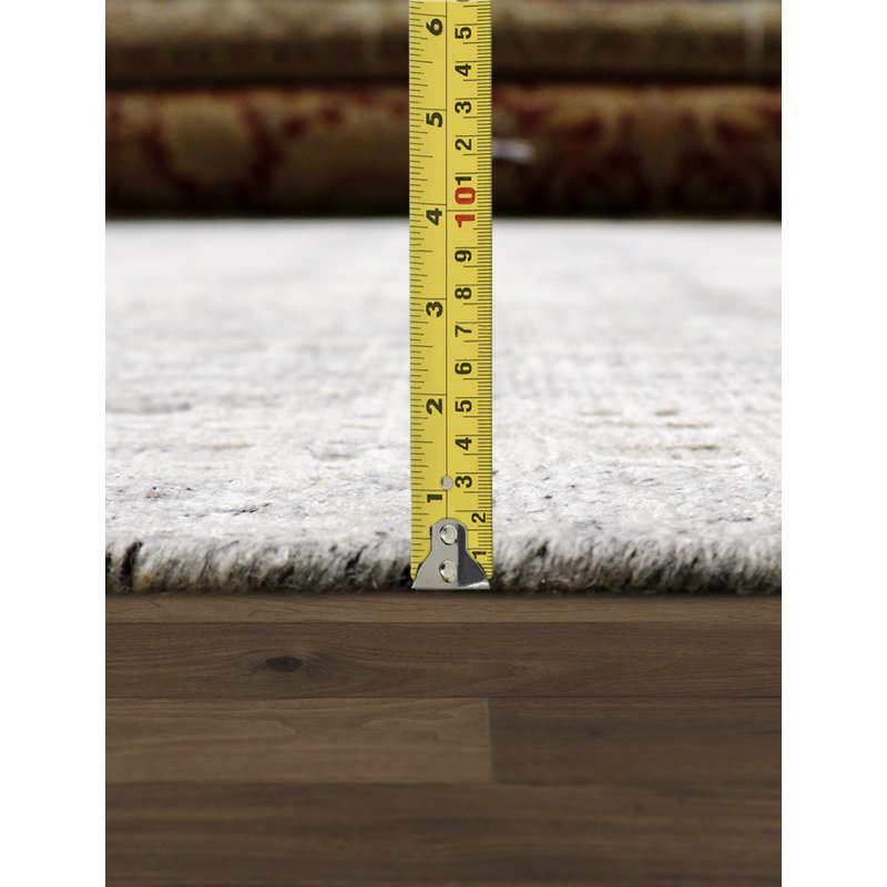 Nola Abstract Area Rug in Grey / Beige