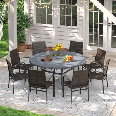 Ensemble repas pour 8 personnes avec chaises en rotin
