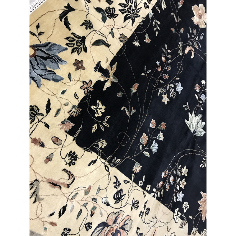 Tapis noir de haute qualité noué à la main