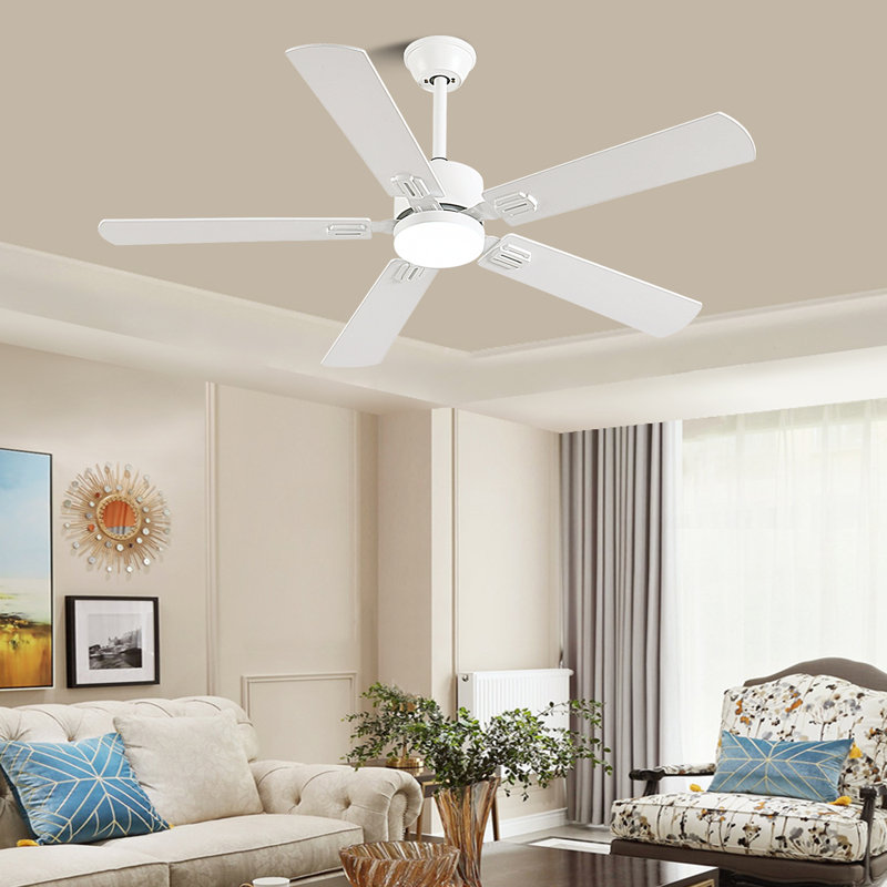Ventilateurs de plafond blancs modernes de 52 pouces avec lumières à DEL et télécommande / application, moteur à courant continu réversible, 3CCT à intensité variable, silencieux, ventilateur de plafond pour la chambre à coucher, utilisation intérieure / extérieure couverte