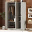 Armoire élégante et fonctionnelle à 3 portes avec tablettes, idéale pour le rangement et l'organisation de la chambre à coucher