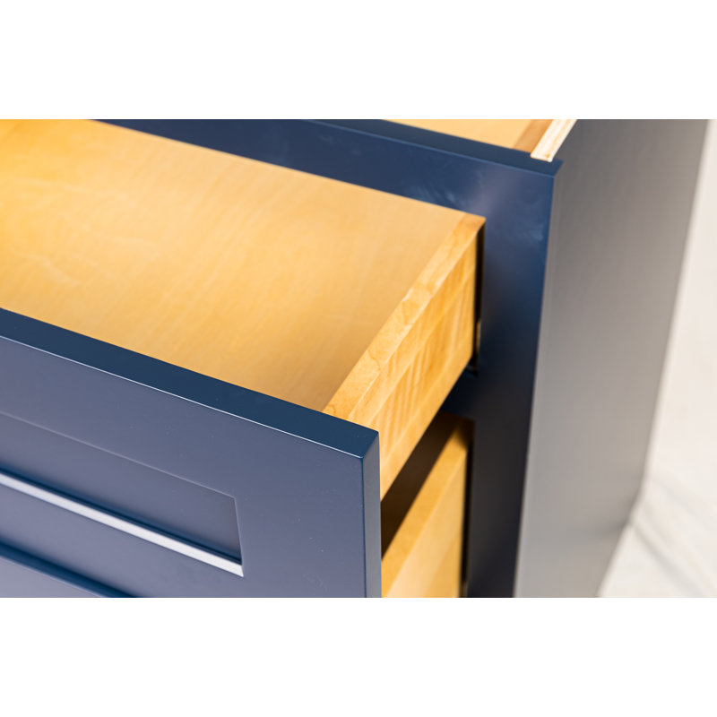 Armoire de rangement à 3 tiroirs H 34,5 po de style Shaker prête à assembler, 18"