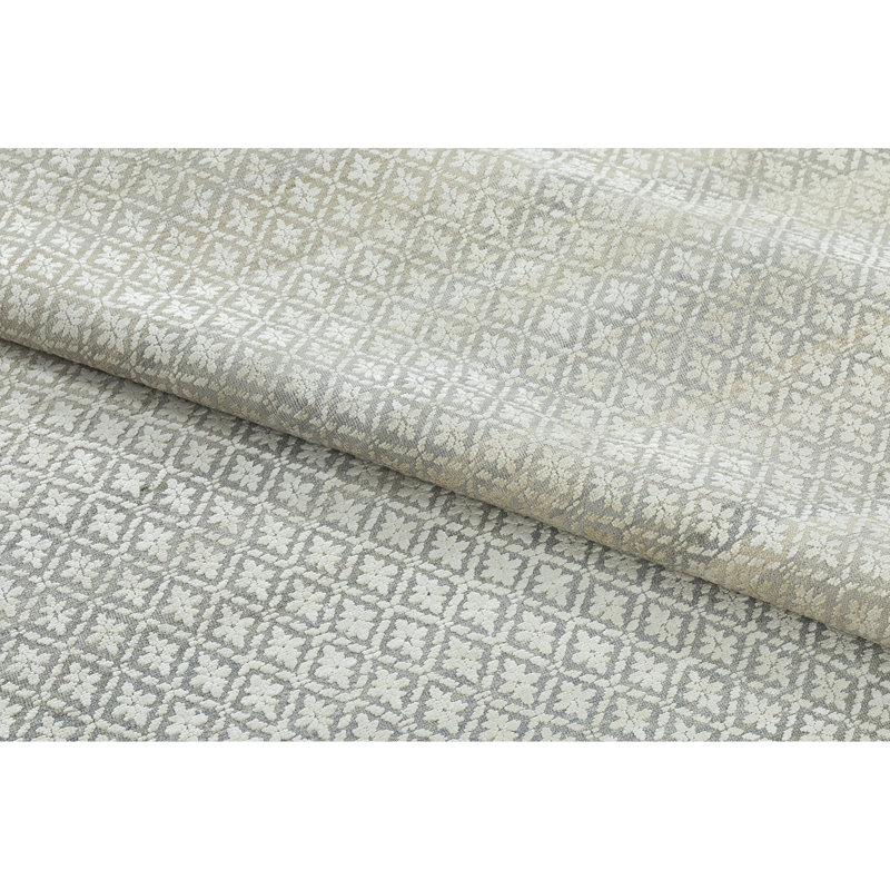 High-Quality Hand-Knotted Ivory And Silver Area Rug, Rectangle 6' x 9'