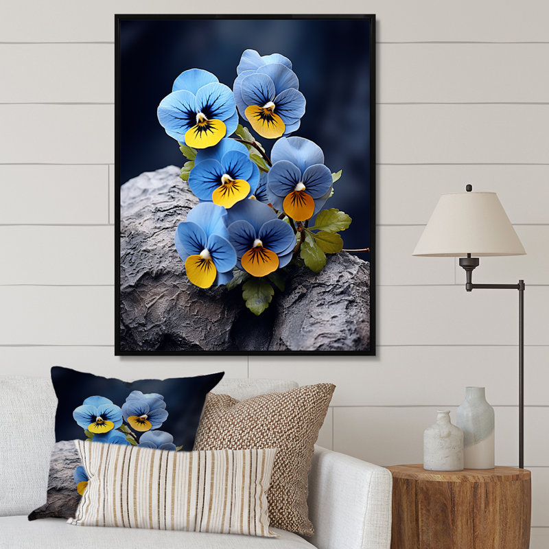 «Blue Blue Pansies», photo vibrante sur toile, Cadre flottant noir, H 40 po x l 30 po x P 1,5 po