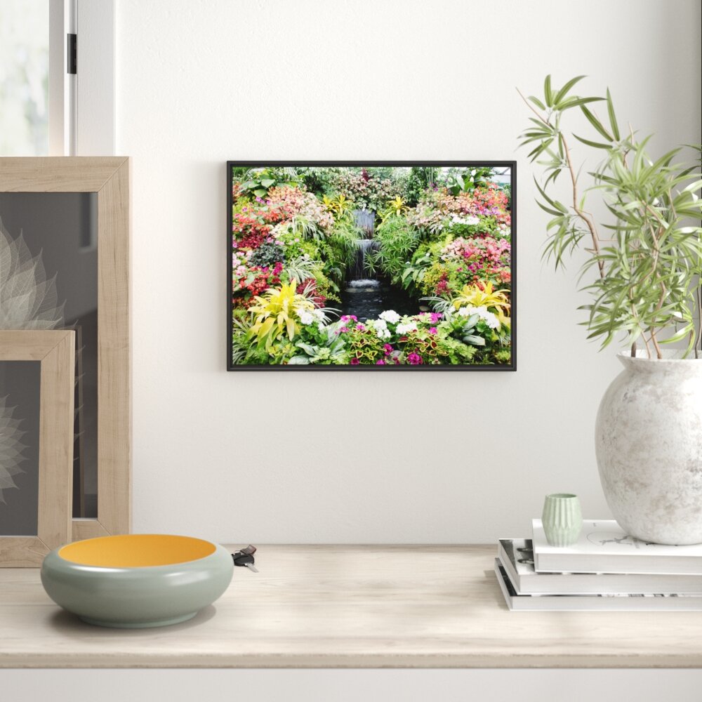 Gerahmtes Wandbild farbenfrohe Blumenoase