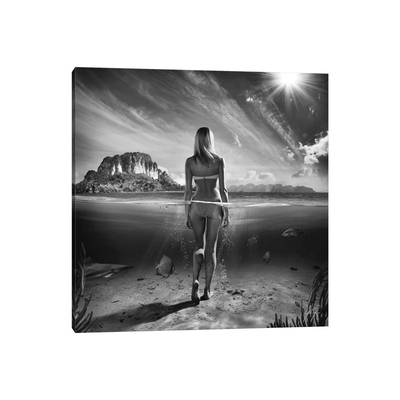 «Bikini Girl I» par Kathrin Federer, reproduction sur toile tendue, H 12 po x l 12 po x P 0,75 po