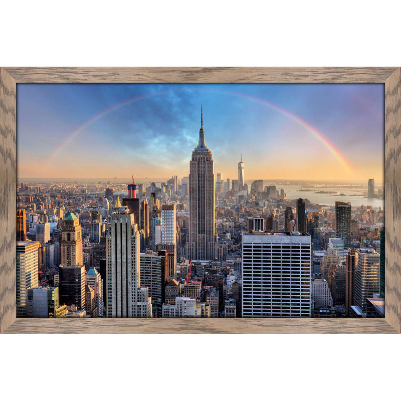 «NYC Rainbow», reproduction de photo encadrée, H 33,5 po x l 49,5 po x P 1 po, Cadre taupe délavé