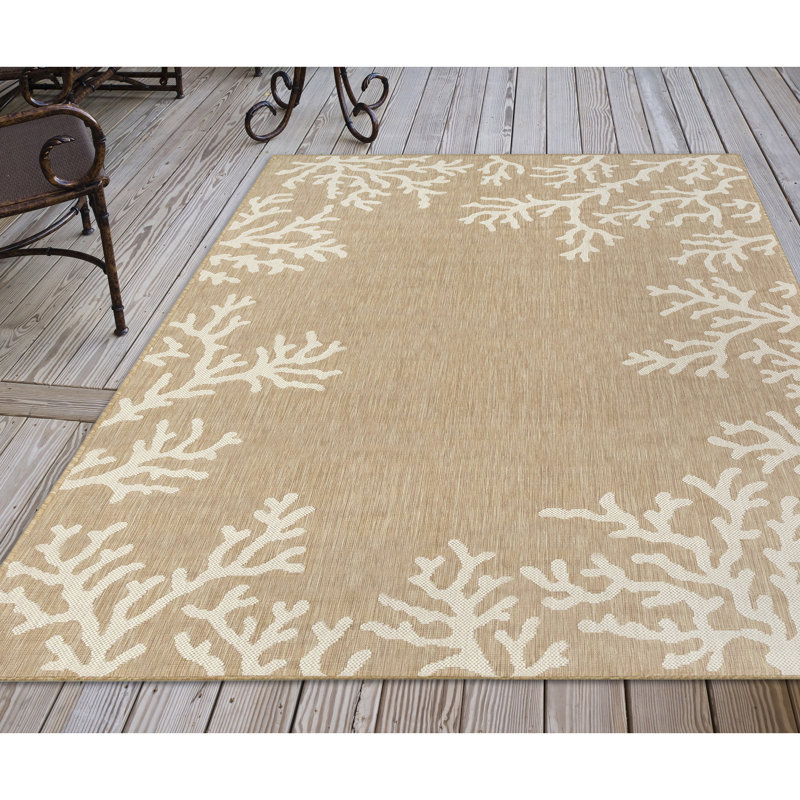 Tapis intérieur / extérieur beige Mancilla, Rectangle 7 pi 10 po x 9 pi 10 po