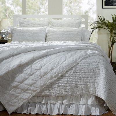 Amity Home Adalia Quilt - Twin In White