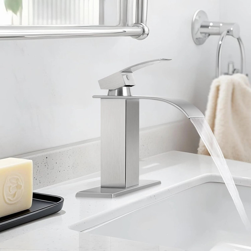 Robinet pour salle de bain à 1 trou en nickel brossé