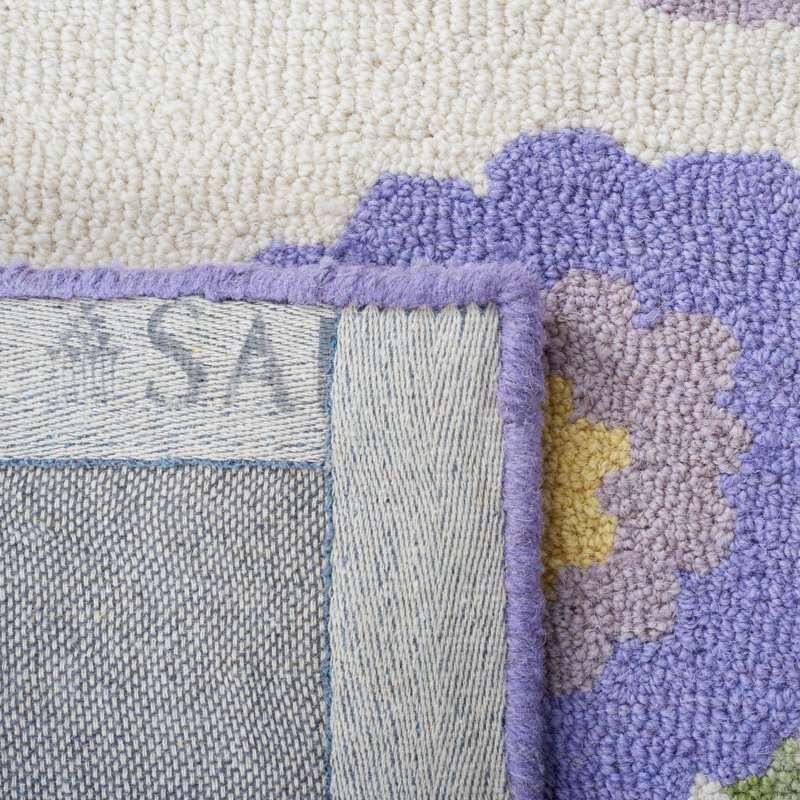 Tapis lavande / ivoire, Rectangle de 5 pi x 8 pi