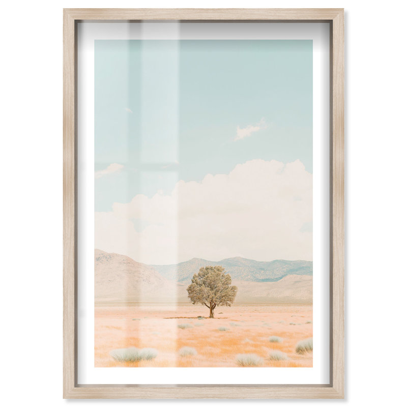 «Lone Tree Vista Shadowbox Print» par Notoriart, H 37 po x l 25 po, Crème, crème