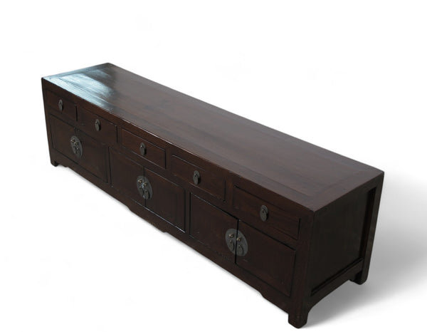 Buffet 61,811023622047244