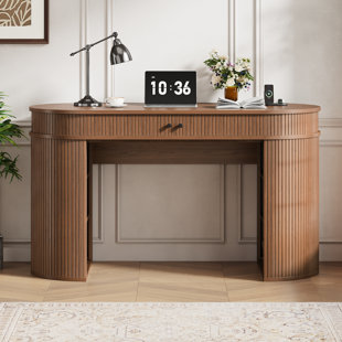 Bureau d'ordinateur de 55 po de style Mid-Century moderne avec prises intégrées
