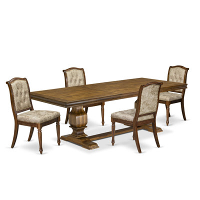 L'ensemble de table de salle à manger 5 pièces comprend une table de cuisine rectangulaire et 4 chaises de salle à manger en cuir PU beige clair, finition noyer antique