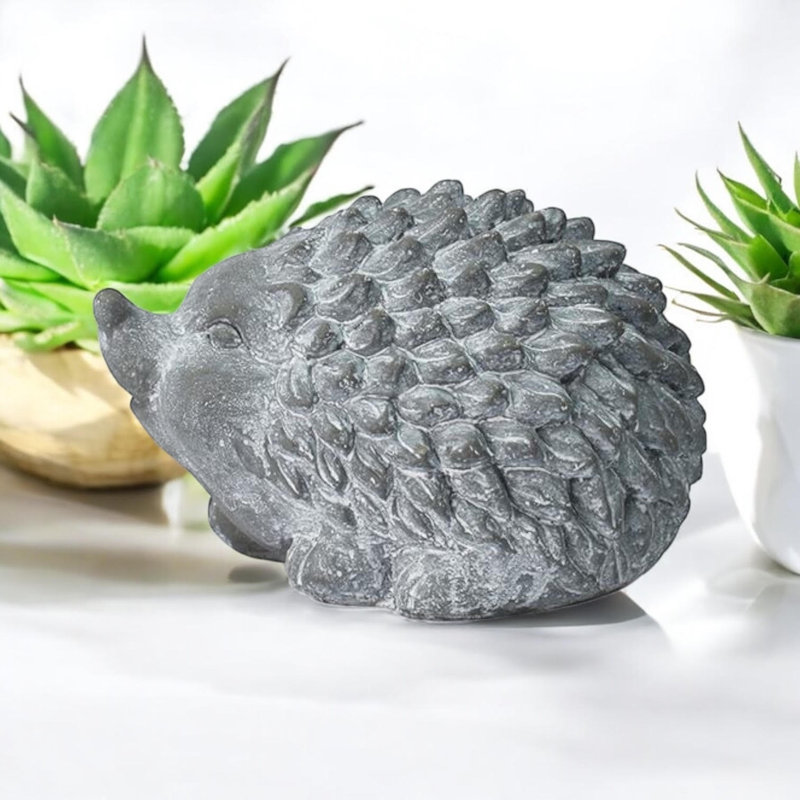 Stone Effect Hedgehog Garden Statue - Hand-Finished Cement Animal Ornament for Indoor Outdoor Home Garden Décor