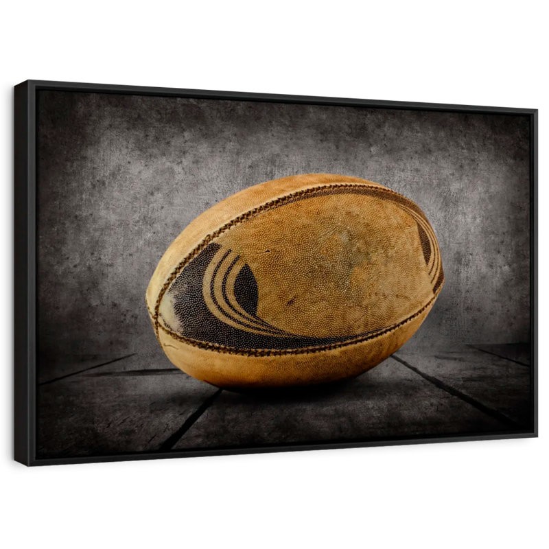 Vieux ballon de rugby sur toile, 13" H x 19" W, Cadre flottant