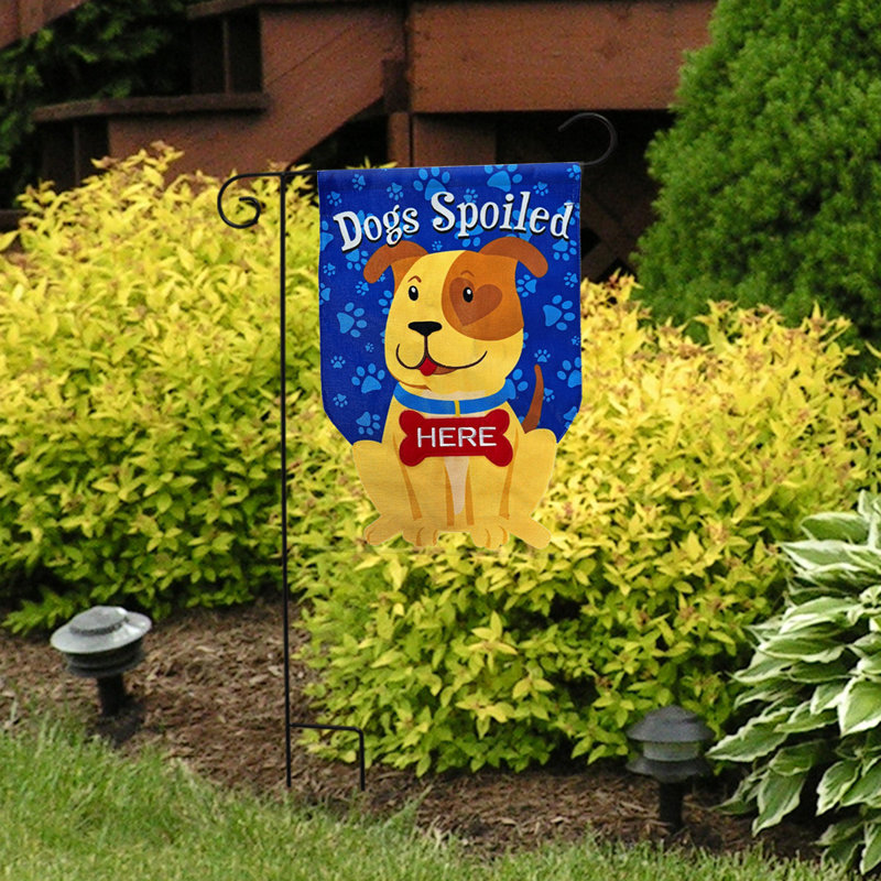 Drapeau de jardin pour chien gâté