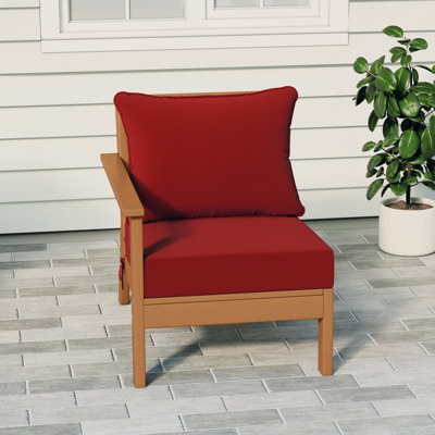 Chaise avec accoudoirs profonds à gauche avec coussins