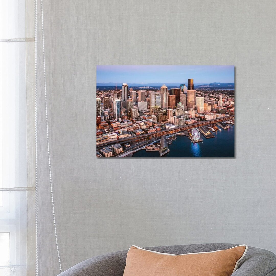 Seattle Downtown in der Abenddämmerung von Matteo Colombo - Giclée auf Leinwand ohne Rahmen