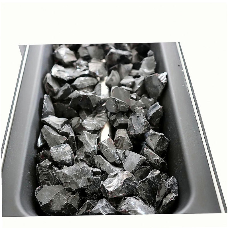 Foyer avec traitement de surface thermolaqué et toit en verre fumé
