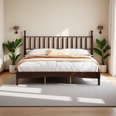 Lit plateforme en bois avec tête de lit en forme de gourde, support en lattes de bois
