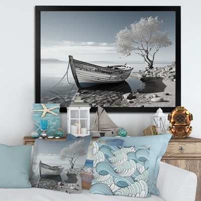 «Gray Monochome Boat By The Lake», reproduction sur toile