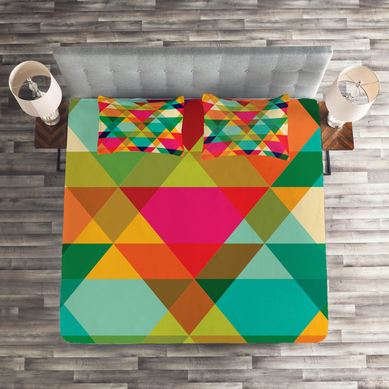 Polyester Geometric Shapes Coverlet, King Bedspread + 2 Shams