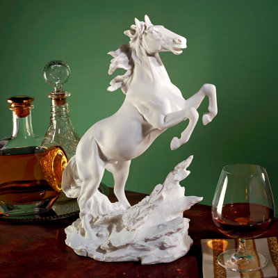 Figurine de cheval sauvage