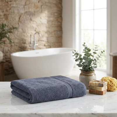 Ensemble de deux draps de bain en coton turc gris à chevrons, 101,6 cm x 177,8 cm