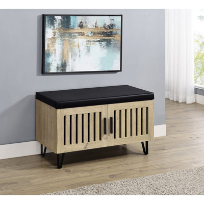 Banc de rangement à 2 portes en chêne blanc avec poignées noires, similicuir rembourré, pieds en épingle à cheveux en métal, chaussure de chambre à coucher ou de vestibule moderne Mid-Century