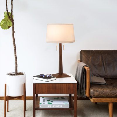 Lampe de table Taper - Finition bois de noyer foncé, abat-jour en lin blanc