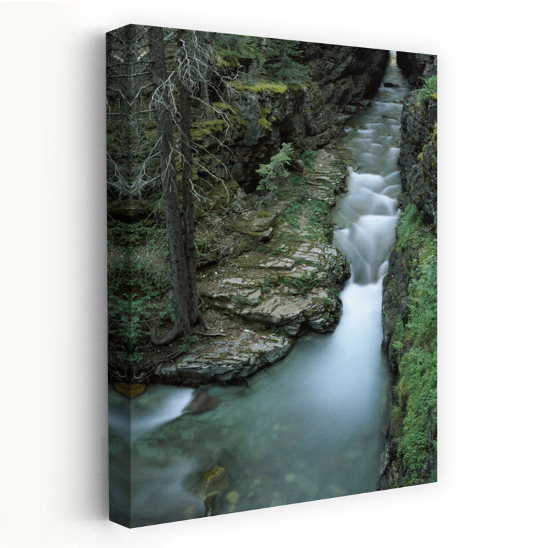 Vue en plongée d'une cascade, Mont Timpanogos, Montagnes Wasatch, Utah, États-Unis, paysage contemporain abstrait, art