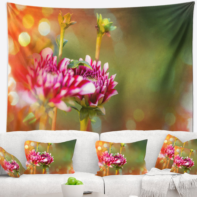 Tapisserie de fleurs roses sur fond flou, H 68 po x l 80 po