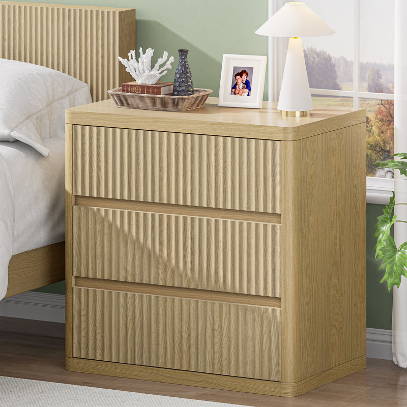Ensemble de table de chevet moderne en bois naturel incurvé sans poignées de 25 po avec 3 tiroirs Modern Ginter, Naturel