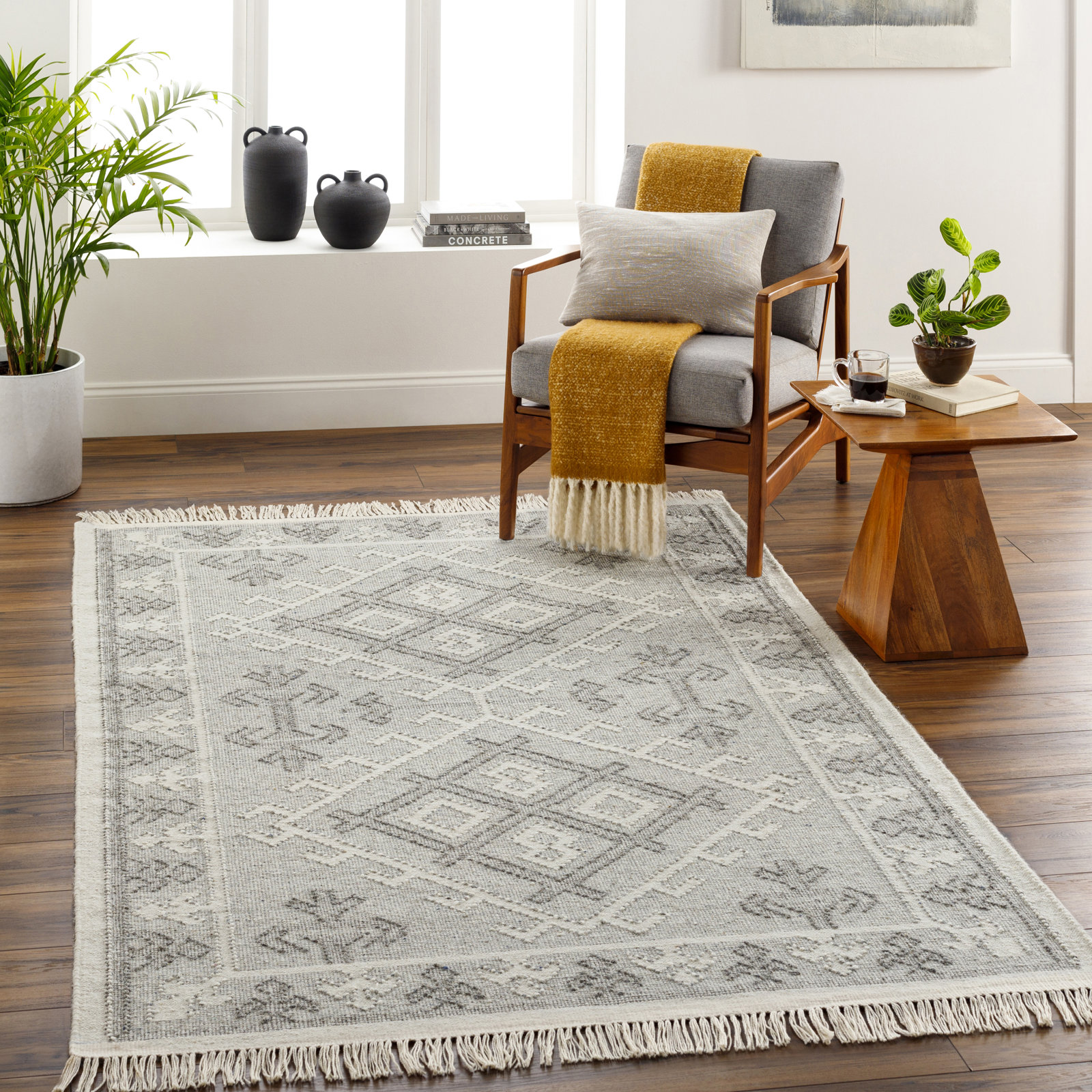Saber Handmade Wool Rug, Rectangle 6' x 9'