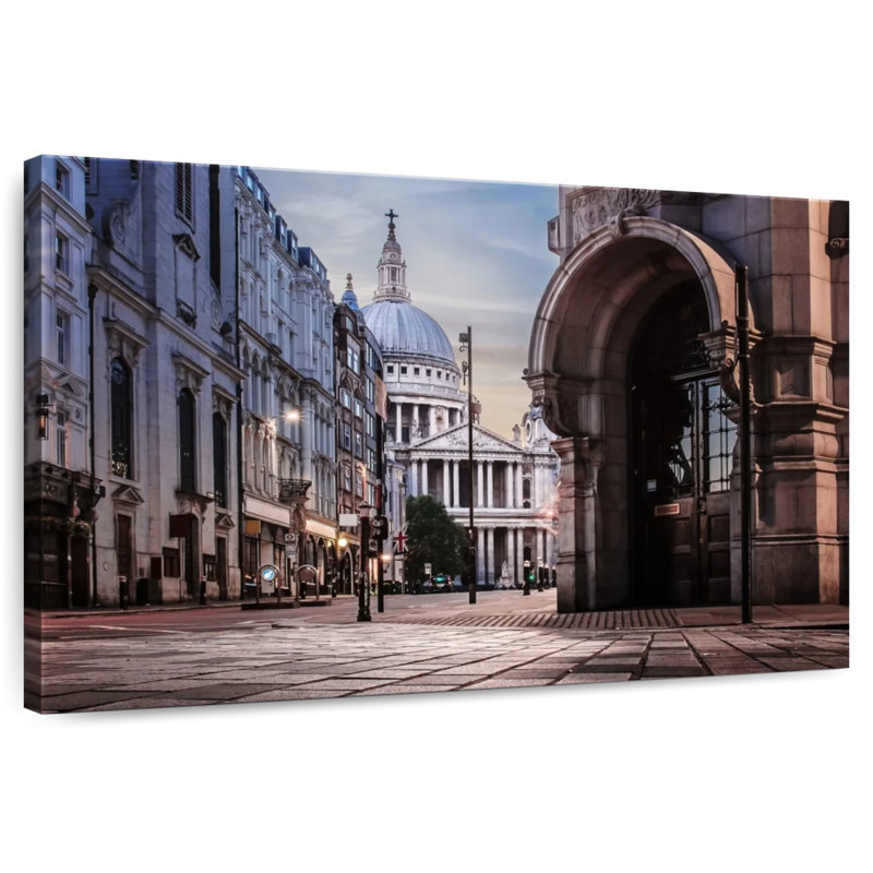 Rue Nicci menant à la cathédrale