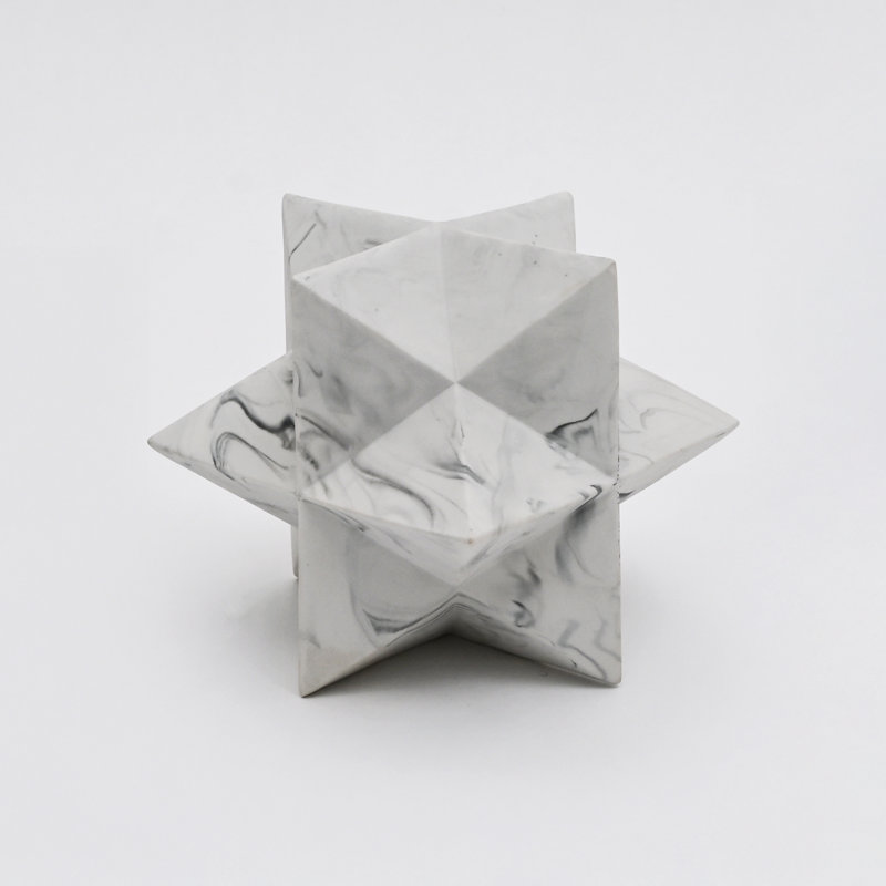 Modern Polyhedral Star Sculpture – White Glossy Polyresin Decorative Object (15 cm) 
