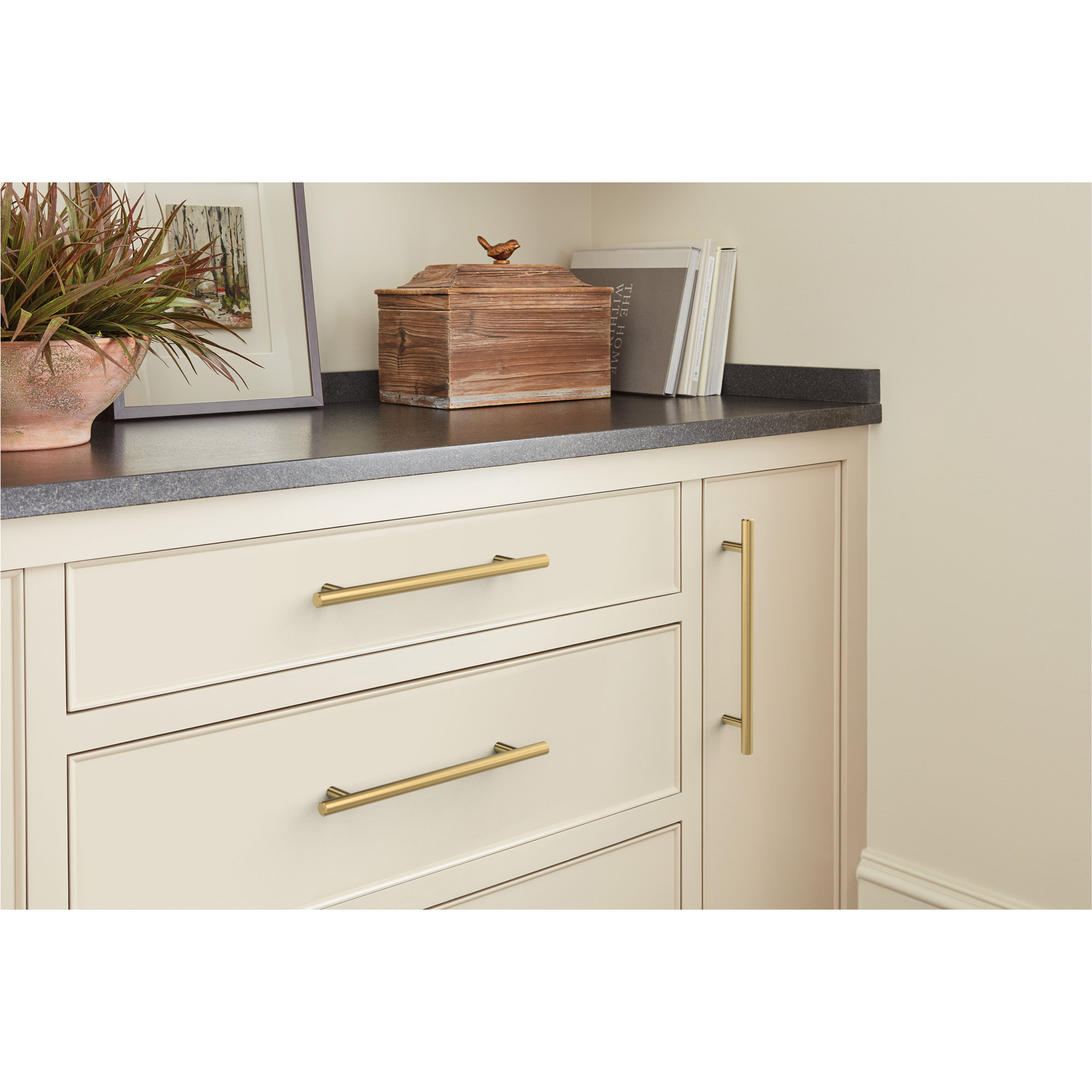 Bar Pulls Center to Center Bar Pull, 7", Gold, 1