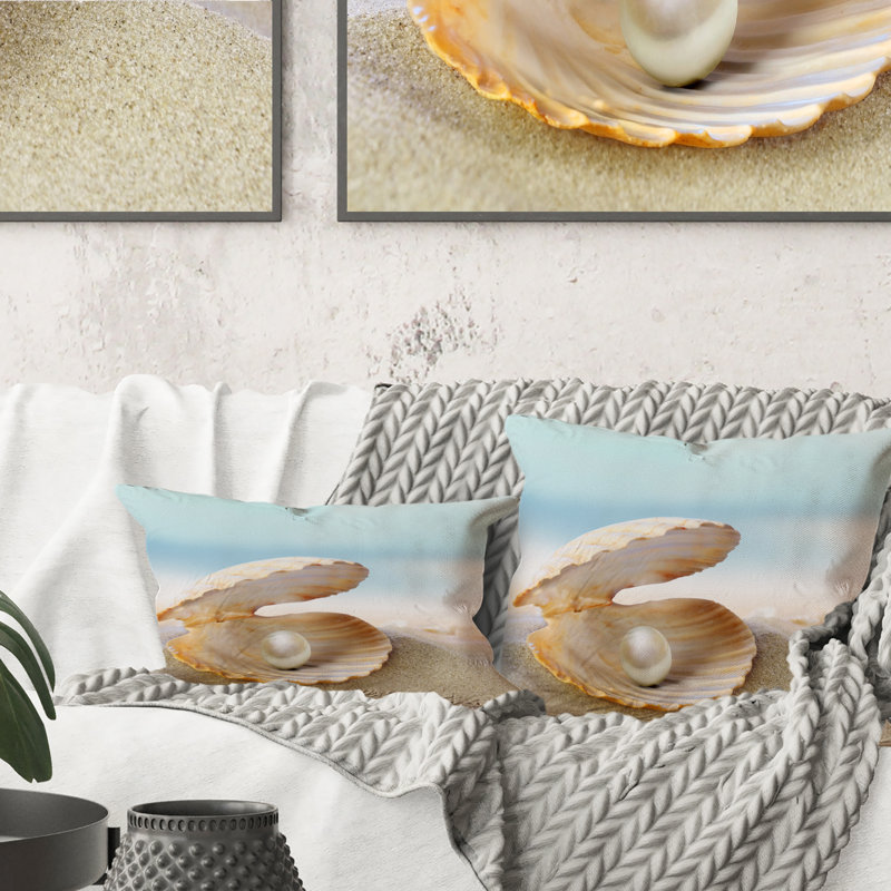 Coquillage avec une perle - Coussin décoratif imprimé nautique et côtier, 16 po x 16 po