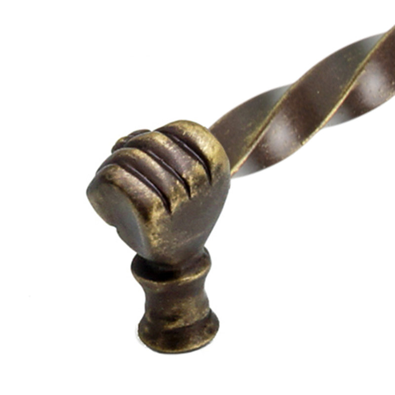 Poing Carpe Diem avec barre de torsion longue de 3/8 po, 9", Laiton antique