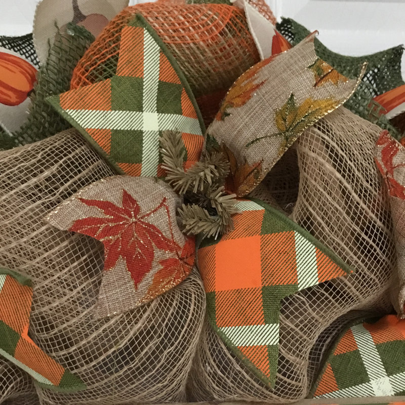Couronne de récolte avec citrouille et bordure Argyle