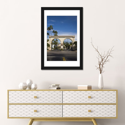 " Paramount Studios, Melrose Avenue, Hollywood "
