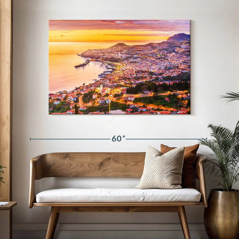 Vanna Madeira Seaside Town
