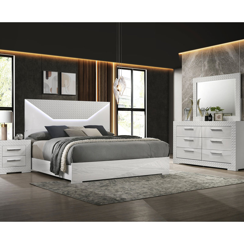 Grande chambre à coucher blanche de 4 grands lits avec carrelage à 3 losanges et commode doublée de feutre de style contemporain, table de chevet