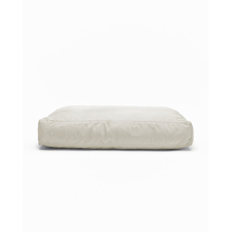 Coussin Signature / lit classique, Petit (l 18 po x P 24 po x H 4 po), « Tofu »